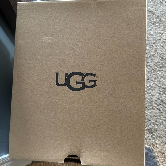 UGG Alena slipper no longer in stock women’s 10 - Picture 2 of 6